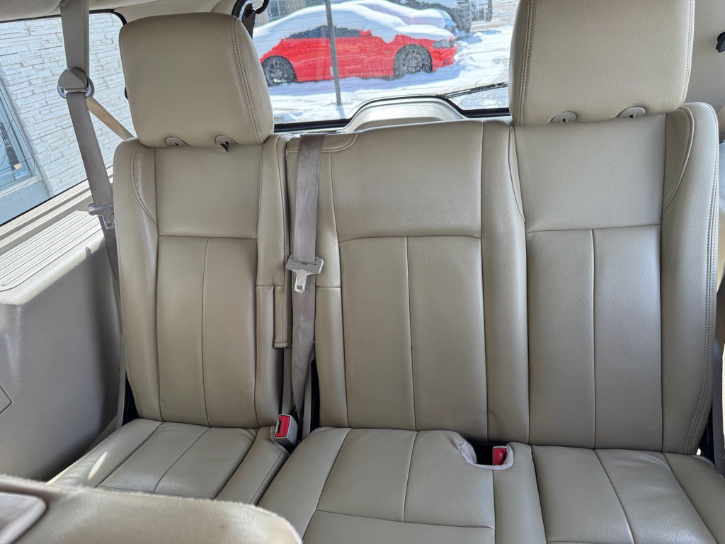 2011 Ford Expedition Image 10