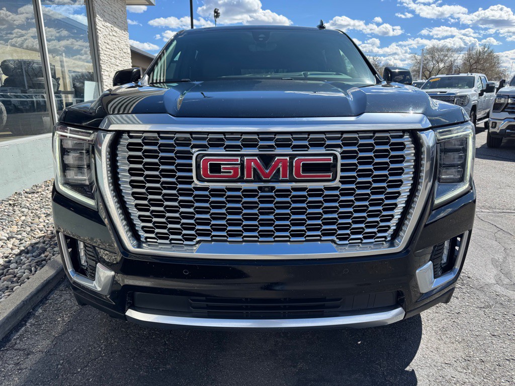 2021 GMC Yukon Image 2