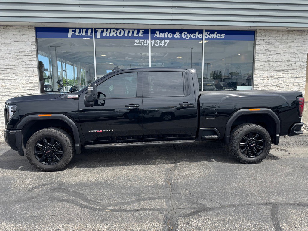 2024 GMC Sierra Image 2