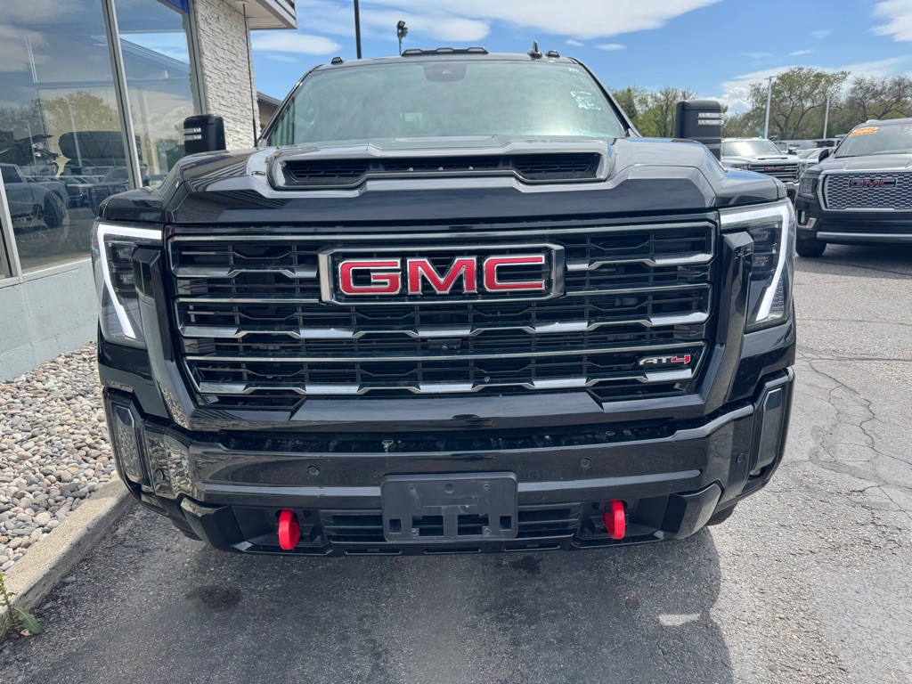 2024 GMC Sierra Image 3