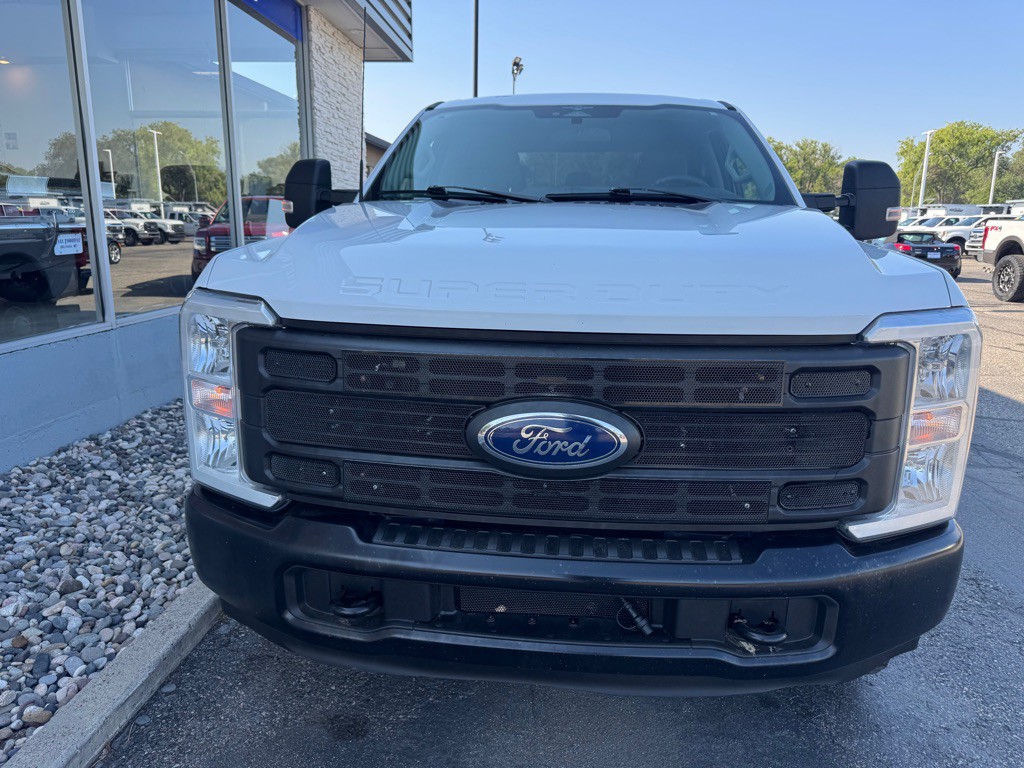 2023 Ford F-350 Image 2