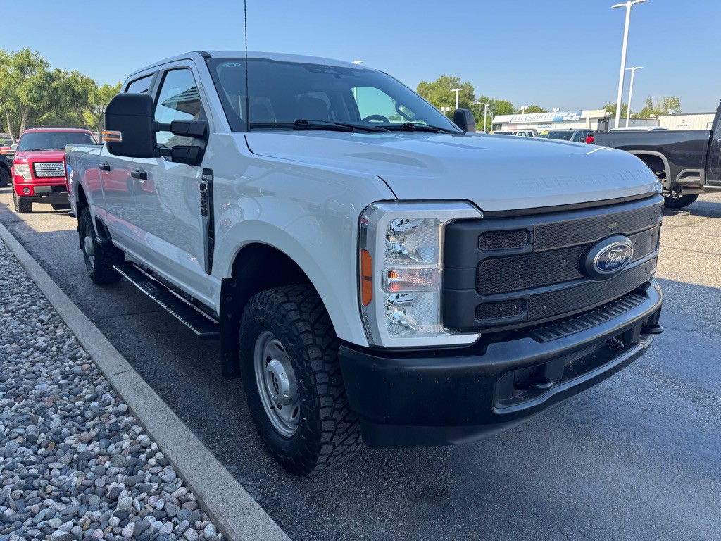 2023 Ford F-350 Image 3