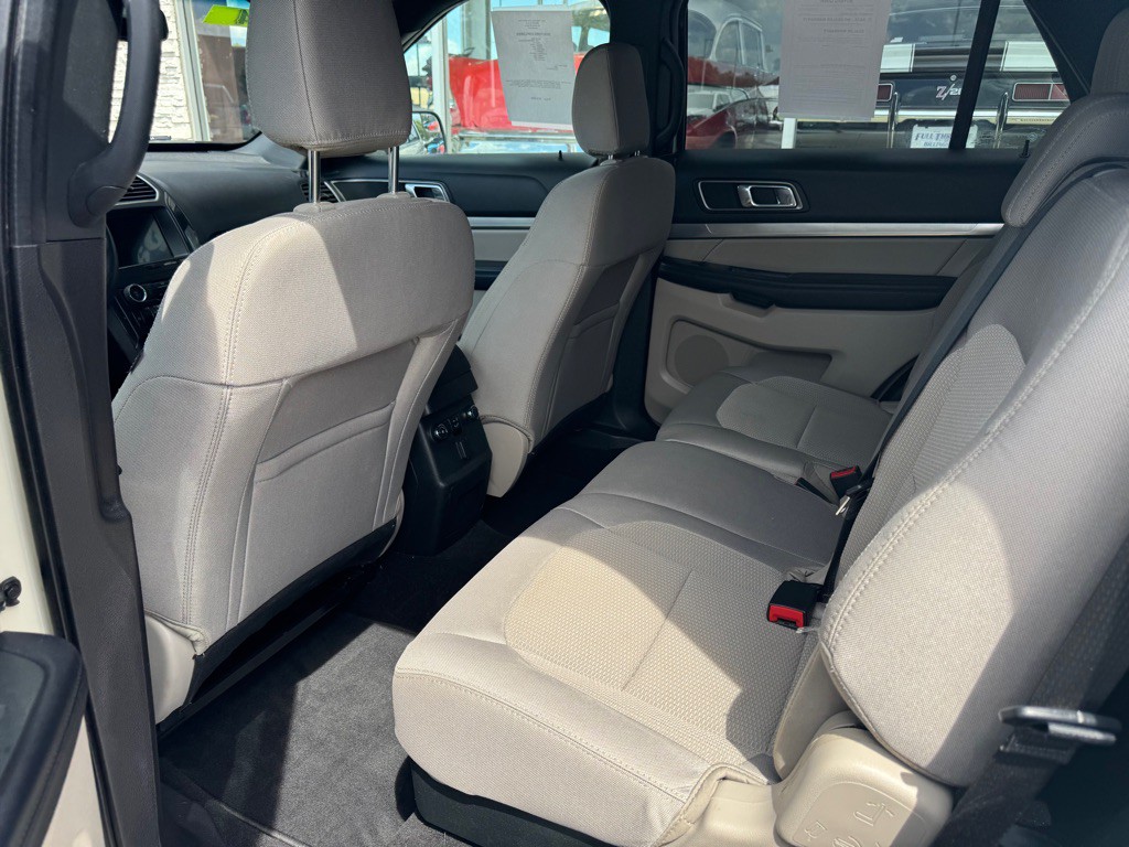 2018 Ford Explorer Image 9