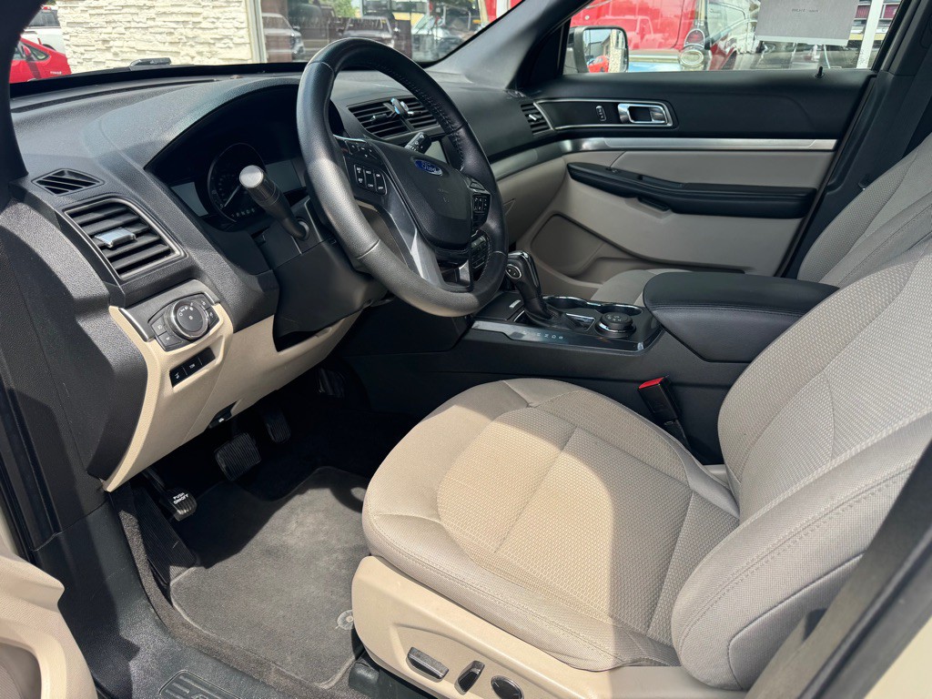 2018 Ford Explorer Image 12