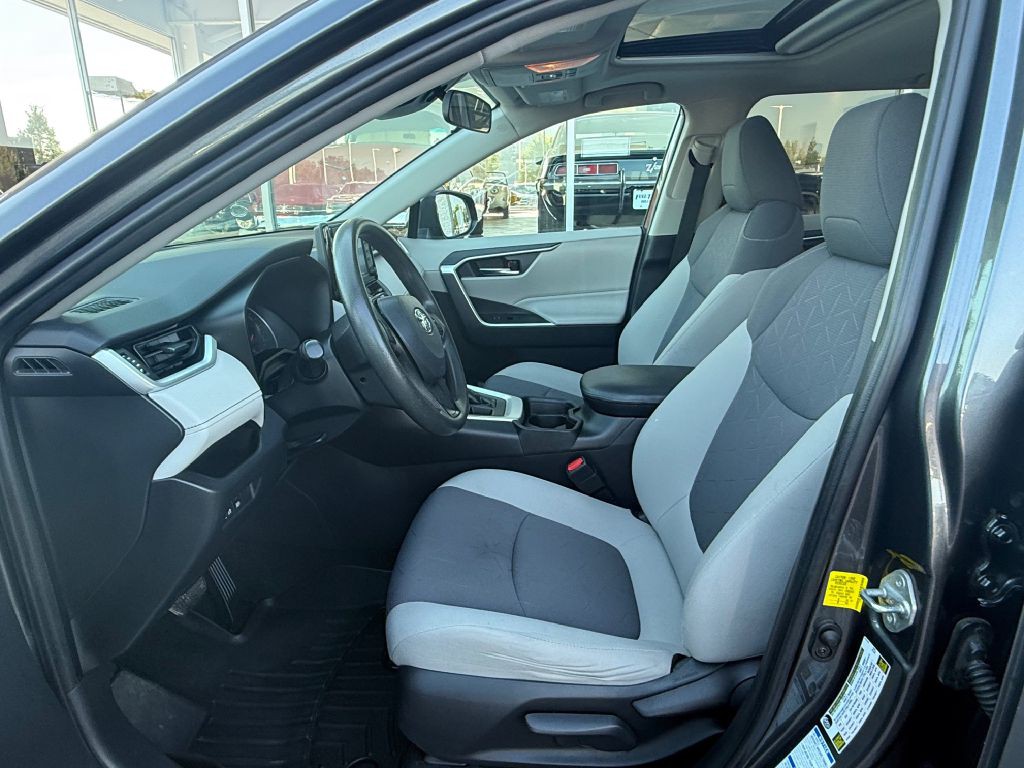 2019 Toyota Rav4 Image 9