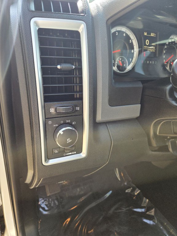 2014 RAM 1500 Image 16