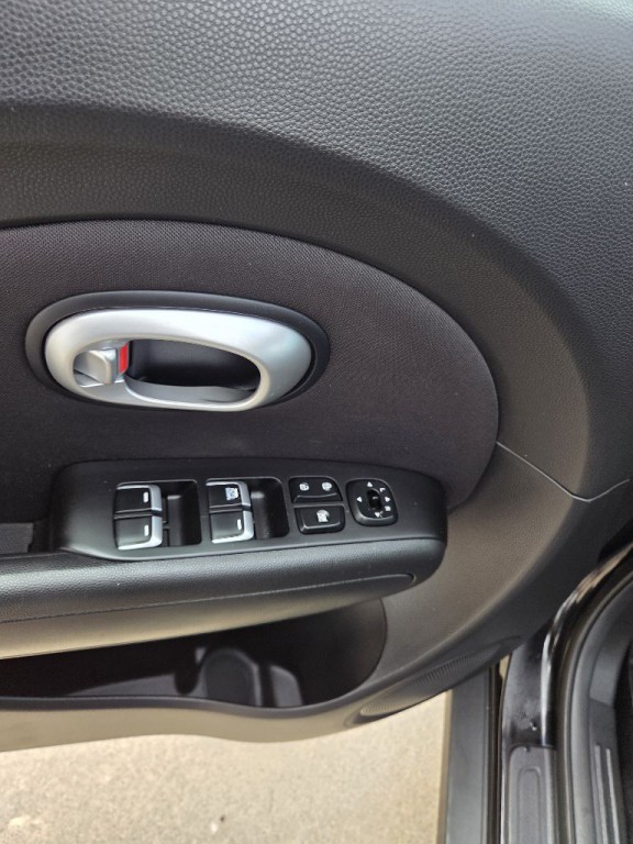 2017 Kia Soul Image 13