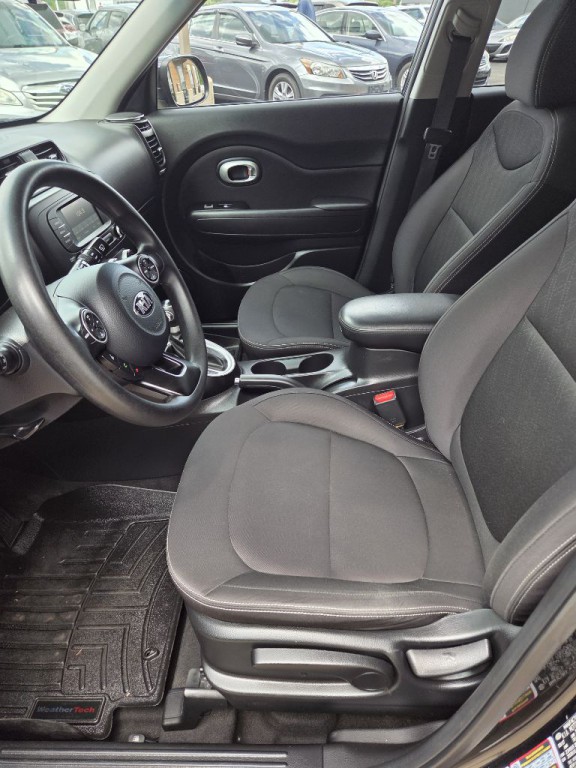 2017 Kia Soul Image 16