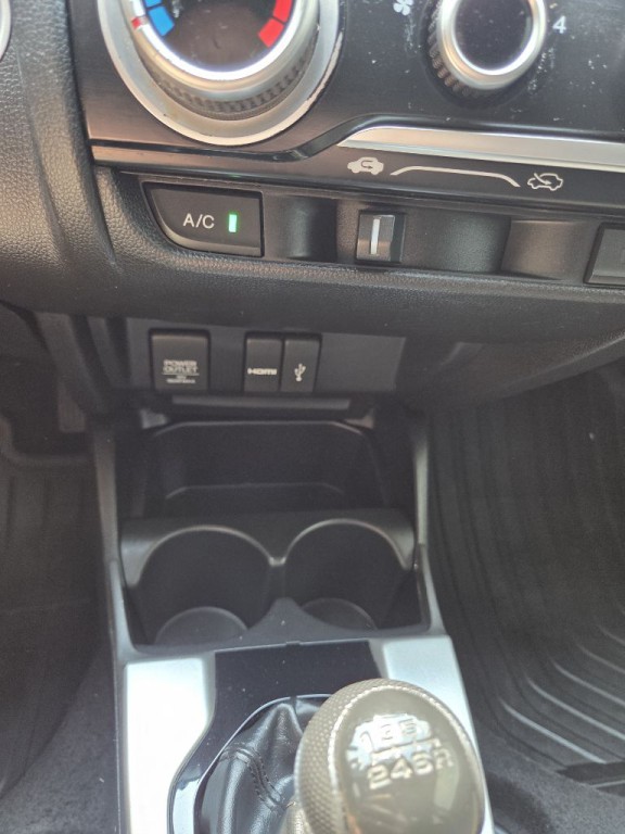 2015 Honda Fit Image 11