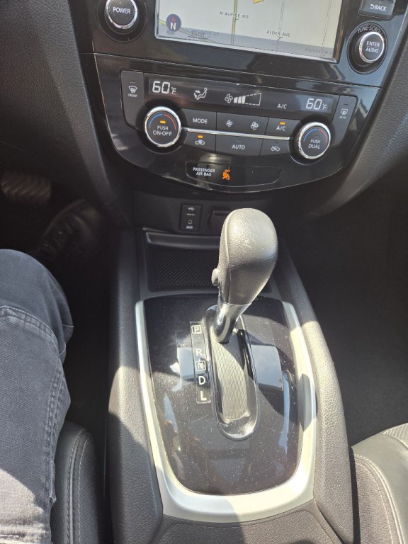2015 Nissan Rogue Image 7