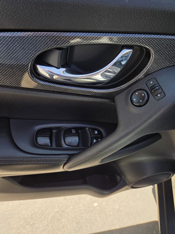 2015 Nissan Rogue Image 15