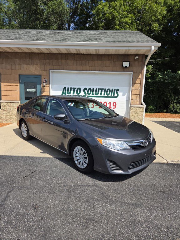 2012 Toyota Camry Image 2