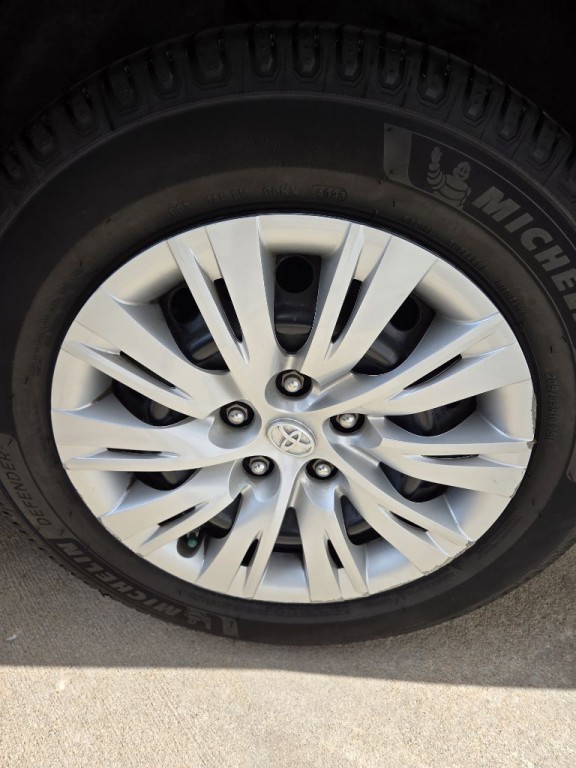 2012 Toyota Camry Image 7