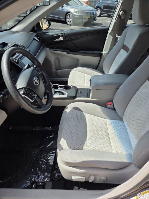 2012 Toyota Camry Image 8
