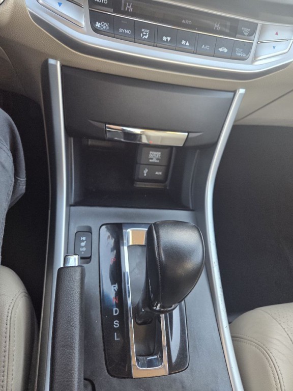 2013 Honda Accord Image 16