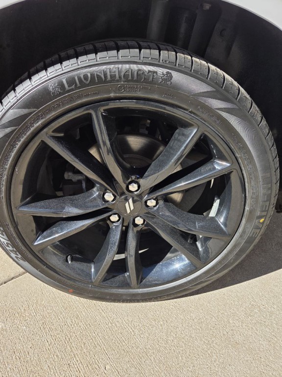 2018 Dodge Challenger Image 5