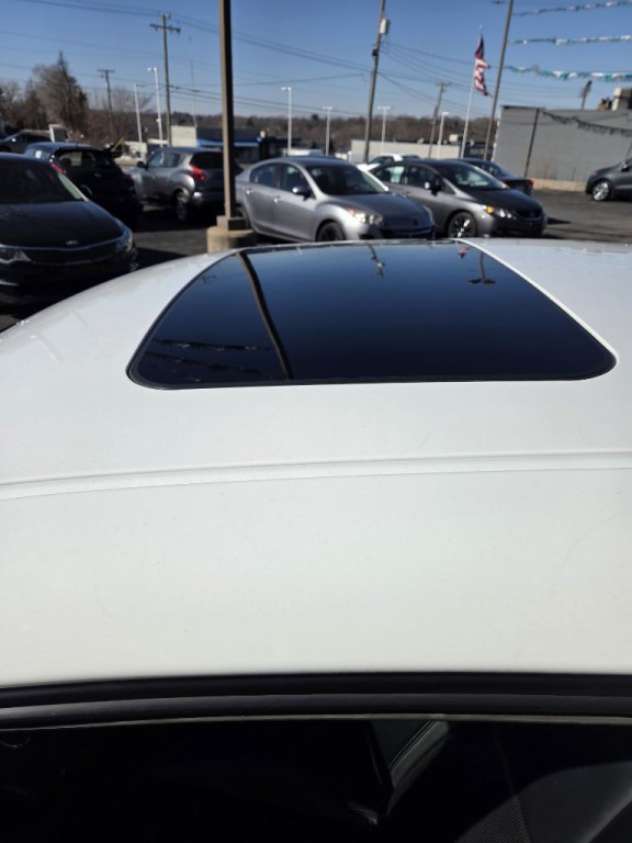 2018 Dodge Challenger Image 8