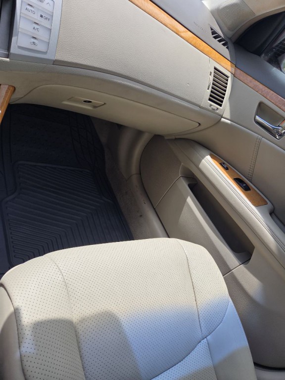2007 Toyota Avalon Image 2