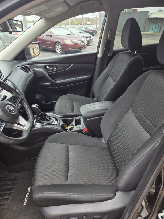 2020 Nissan Rogue Image 11