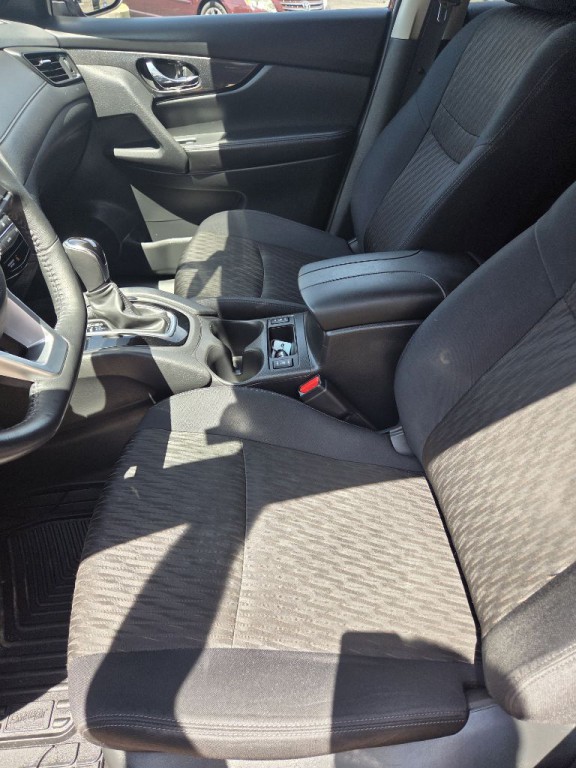 2018 Nissan Rogue Image 6