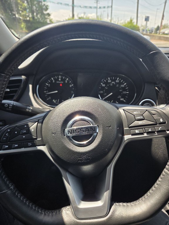 2018 Nissan Rogue Image 8