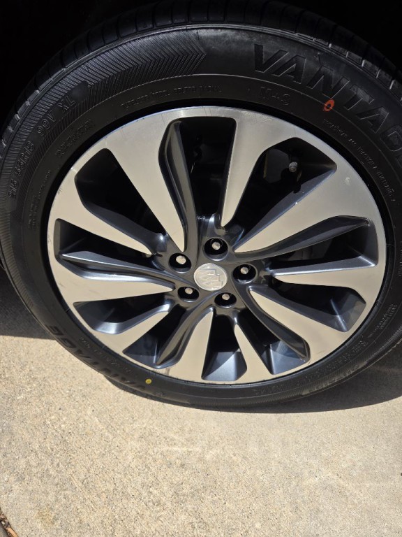 2019 Buick Enclave Image 14