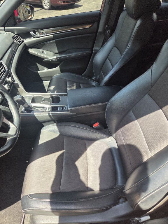 2018 Honda Accord Image 14