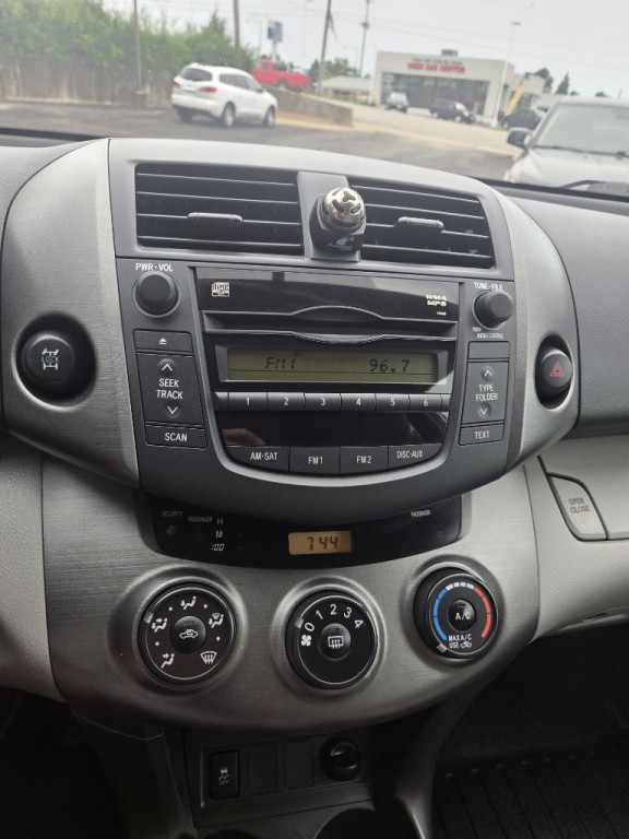 2011 Toyota Rav4 Image 8