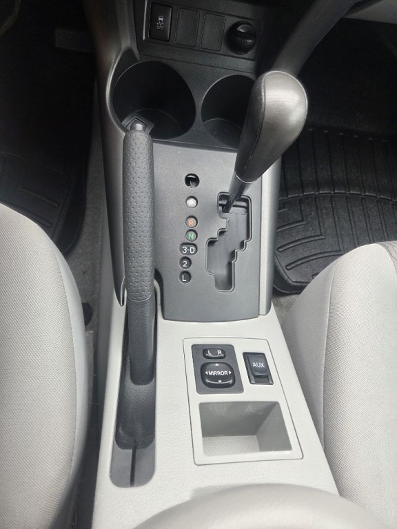 2011 Toyota Rav4 Image 9