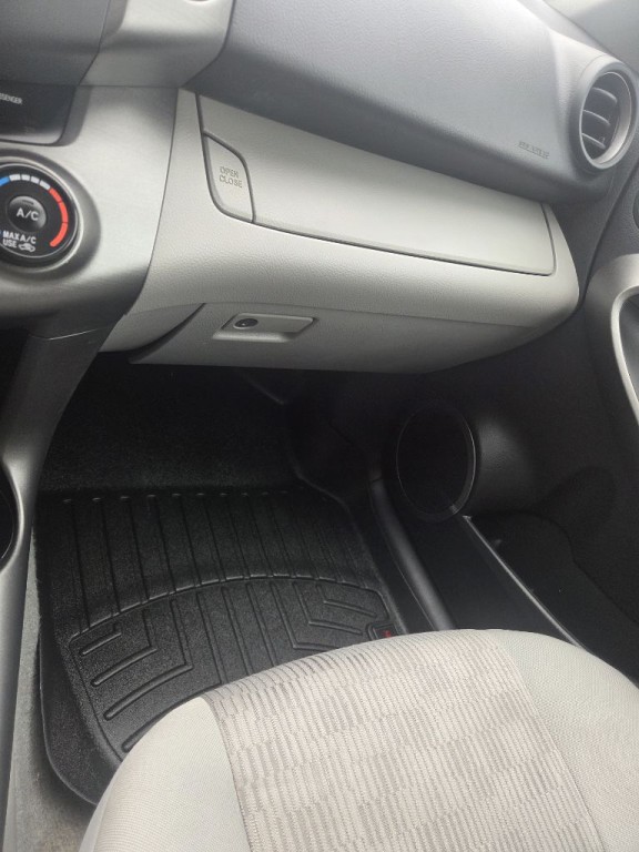 2011 Toyota Rav4 Image 10