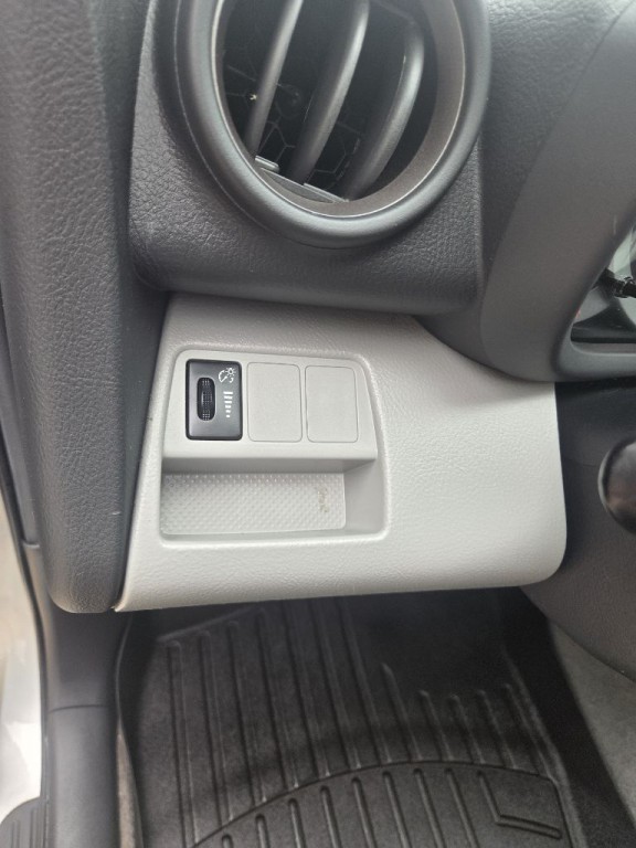 2011 Toyota Rav4 Image 11