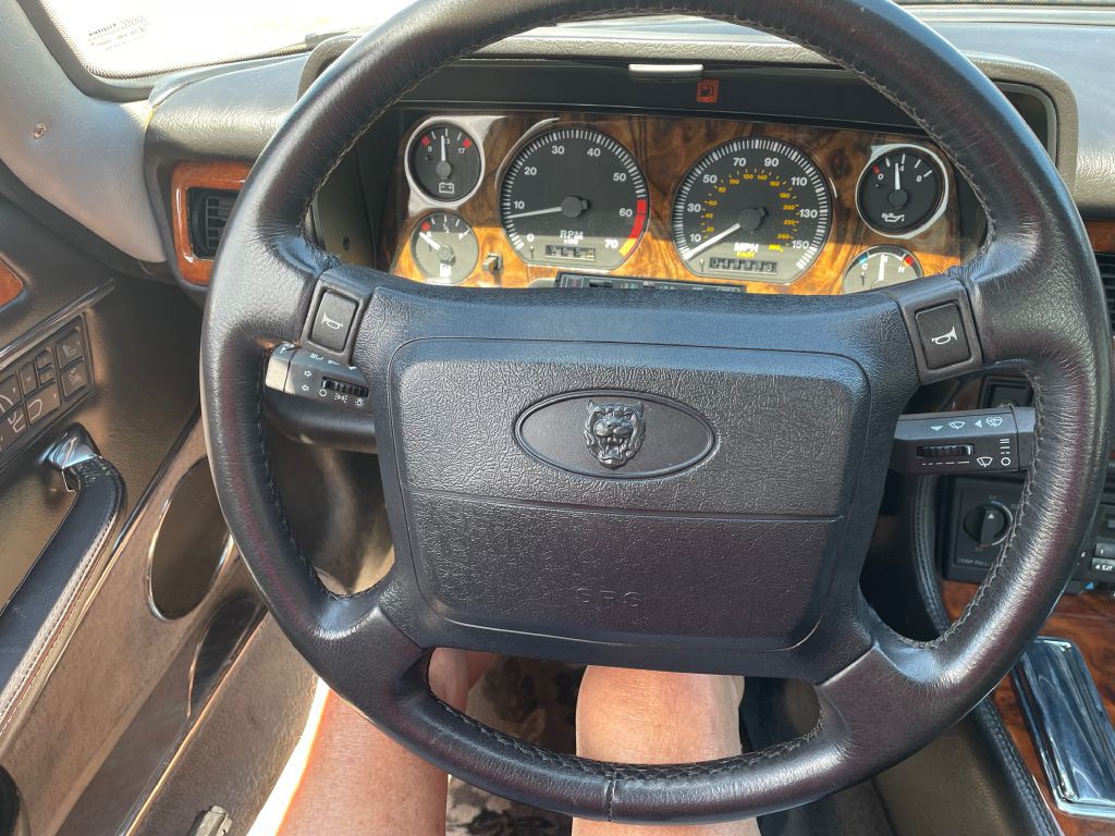 1993 Jaguar XJ Image 16