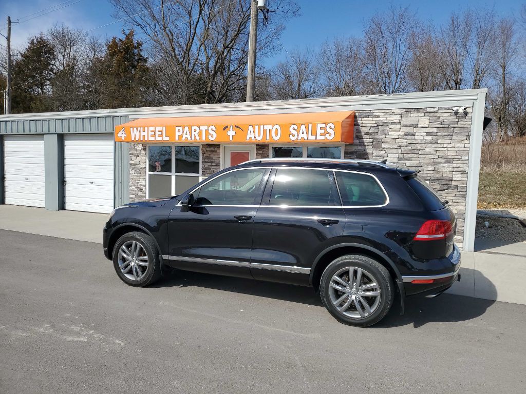 2016 Volkswagen Touareg Image 2