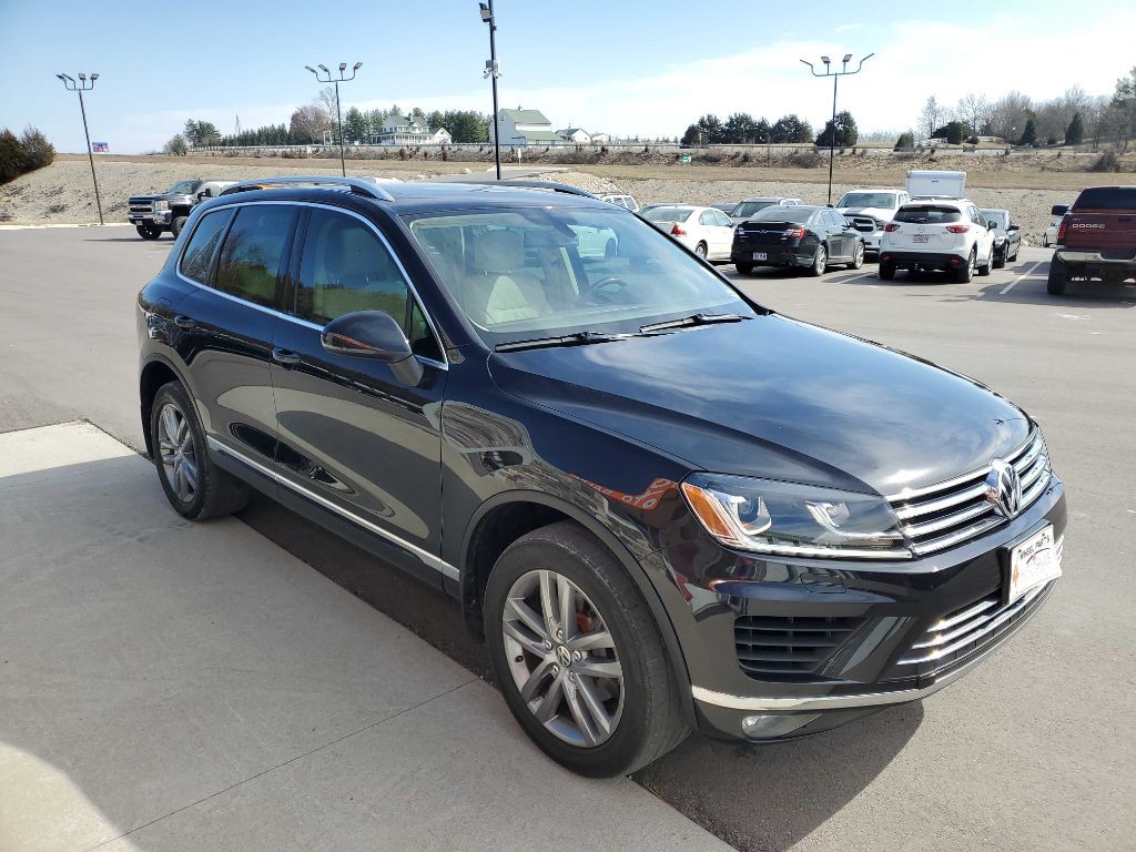 2016 Volkswagen Touareg Image 5