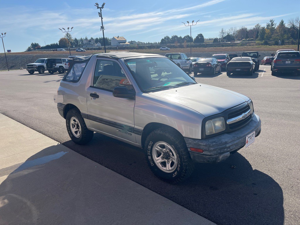 2001 Chevrolet Tracker Image 4