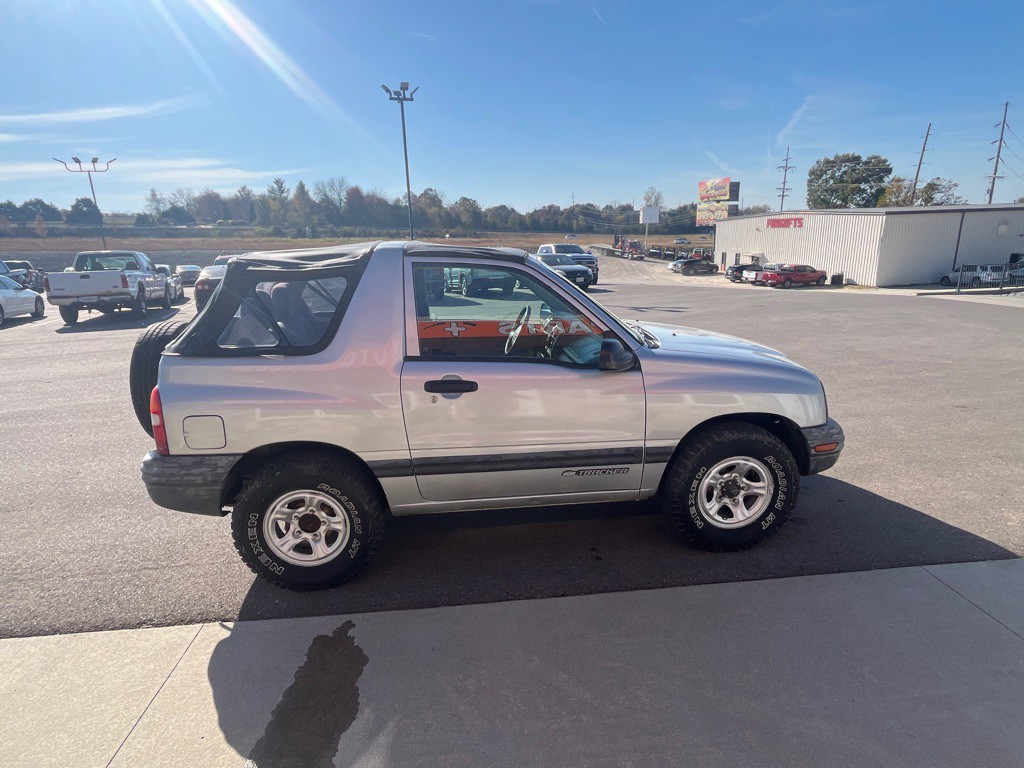 2001 Chevrolet Tracker Image 5