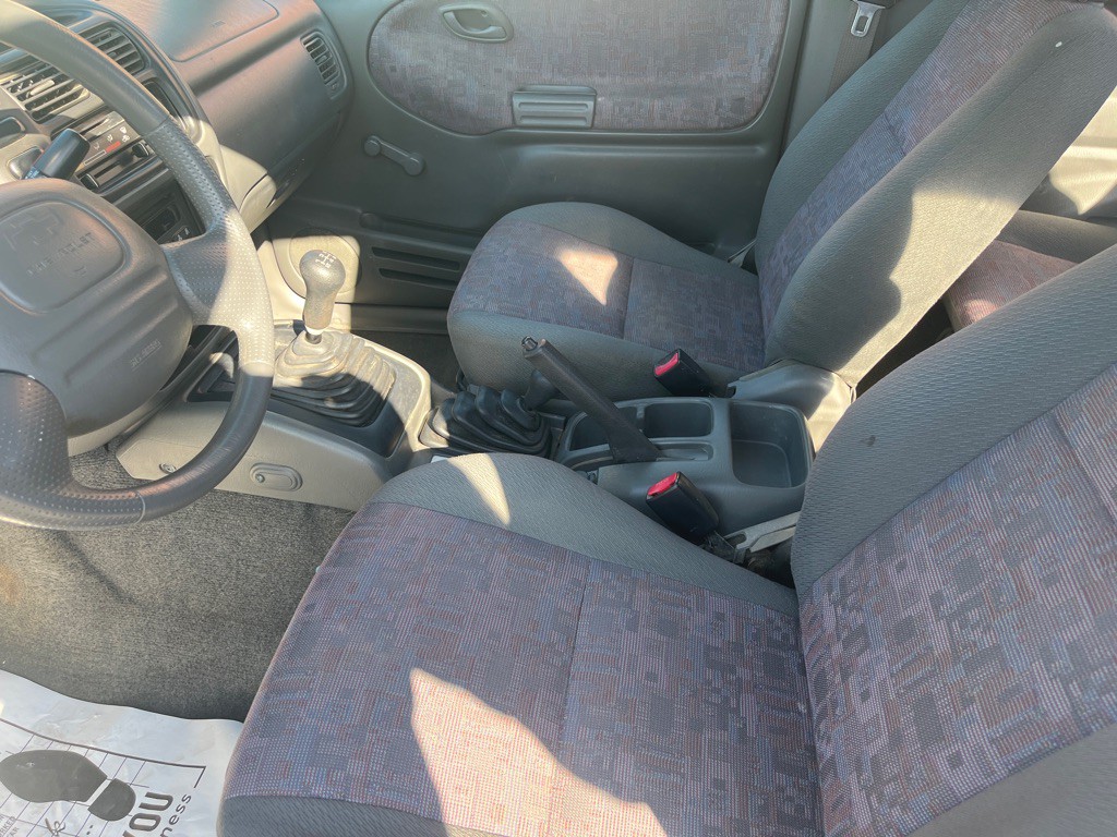 2001 Chevrolet Tracker Image 7