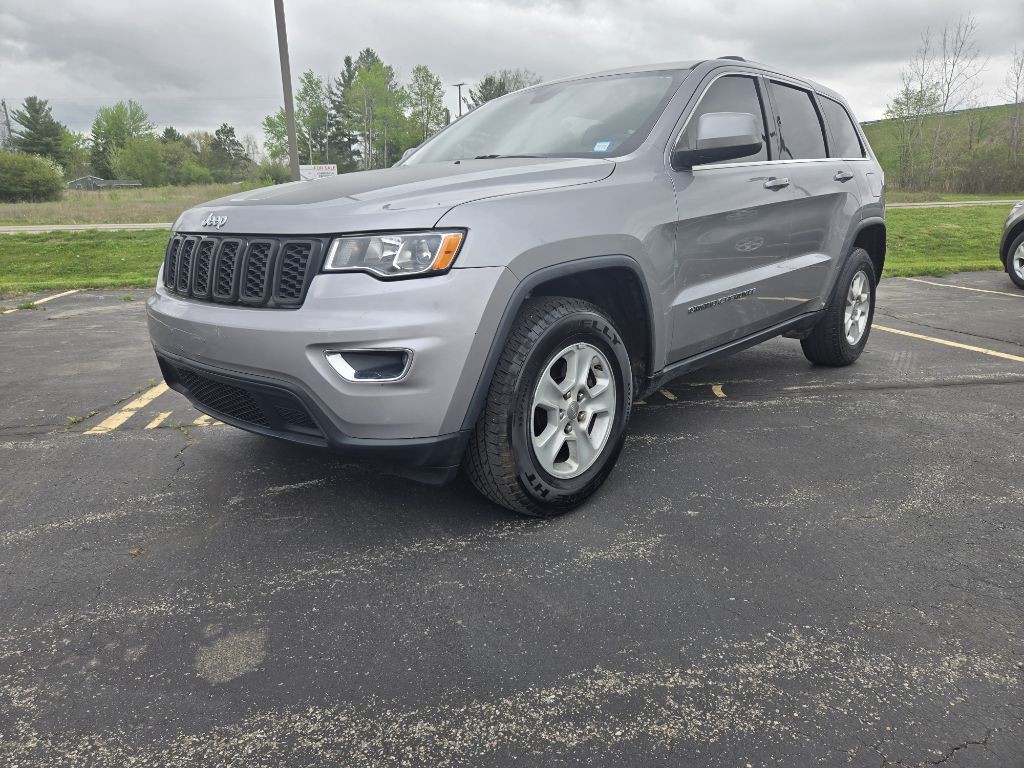 2017 Jeep Grand Cherokee Image 2