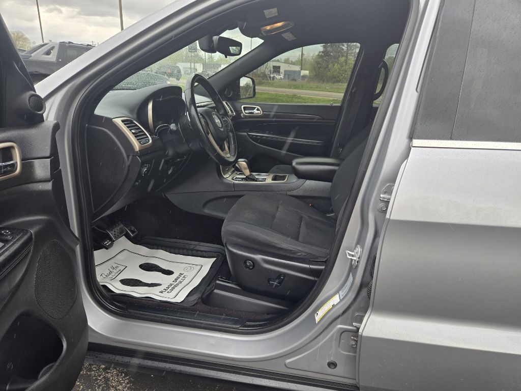 2017 Jeep Grand Cherokee Image 8