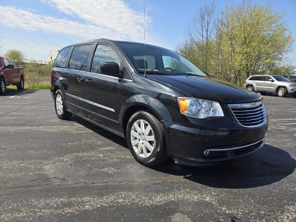 2015 Chrysler Town & Country Image 4
