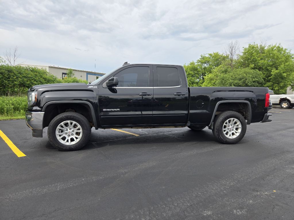 2019 GMC Sierra Image 2