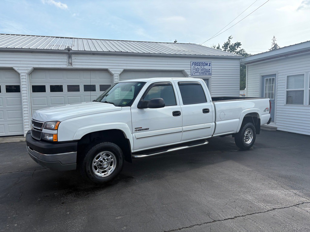 2005 Chevrolet Silverado 1500 Image 1