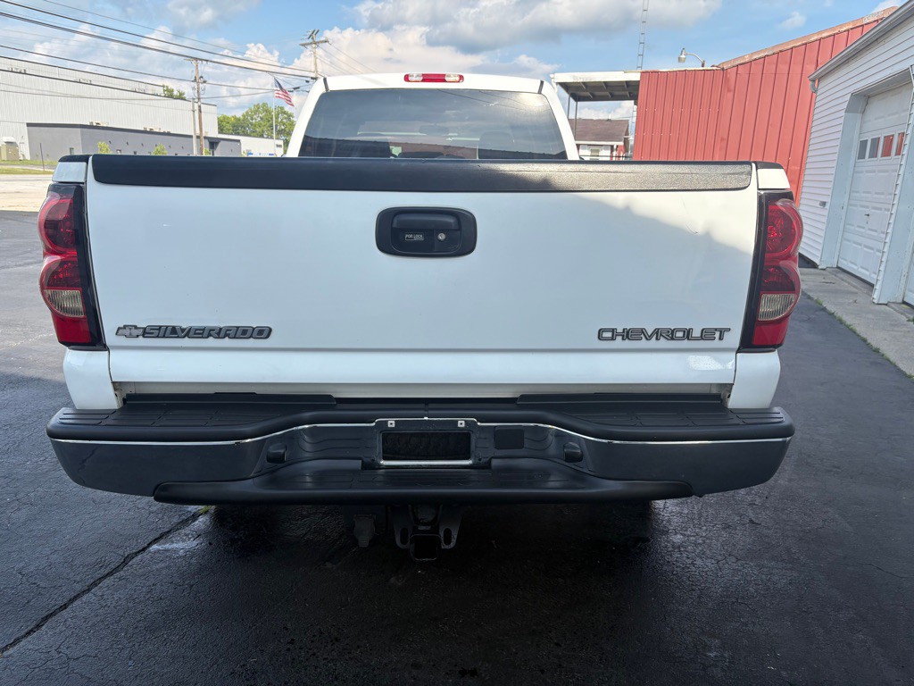 2005 Chevrolet Silverado 1500 Image 2