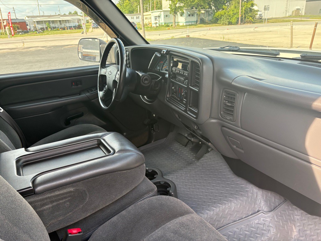 2005 Chevrolet Silverado 1500 Image 12
