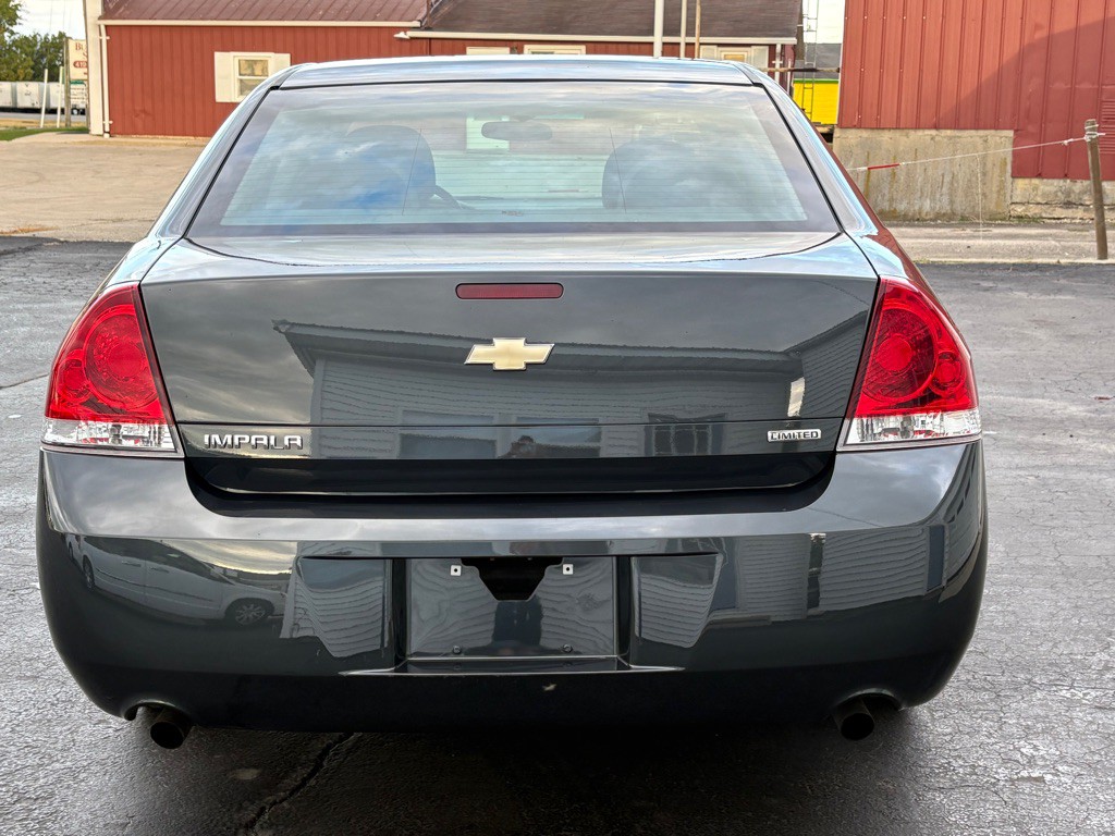 2015 Chevrolet Impala Image 2