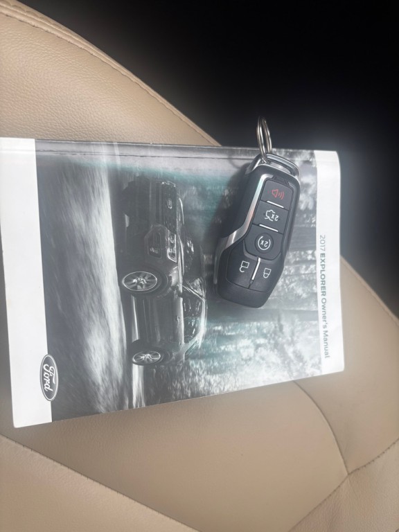 2017 Ford Explorer Image 13