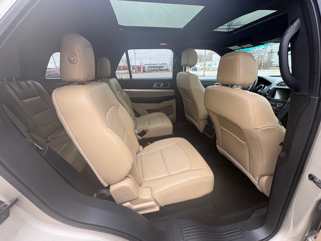 2017 Ford Explorer Image 18