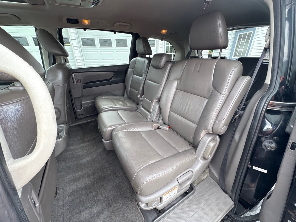 2011 Honda Odyssey Image 12