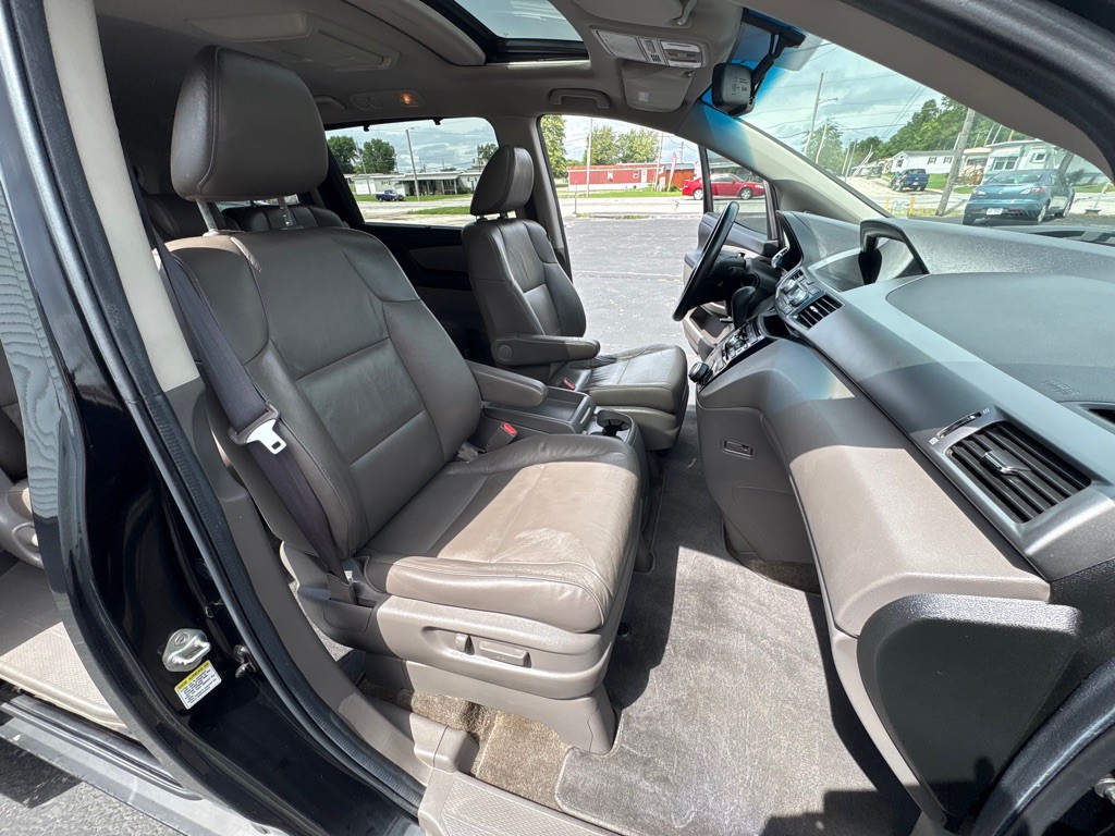 2011 Honda Odyssey Image 16