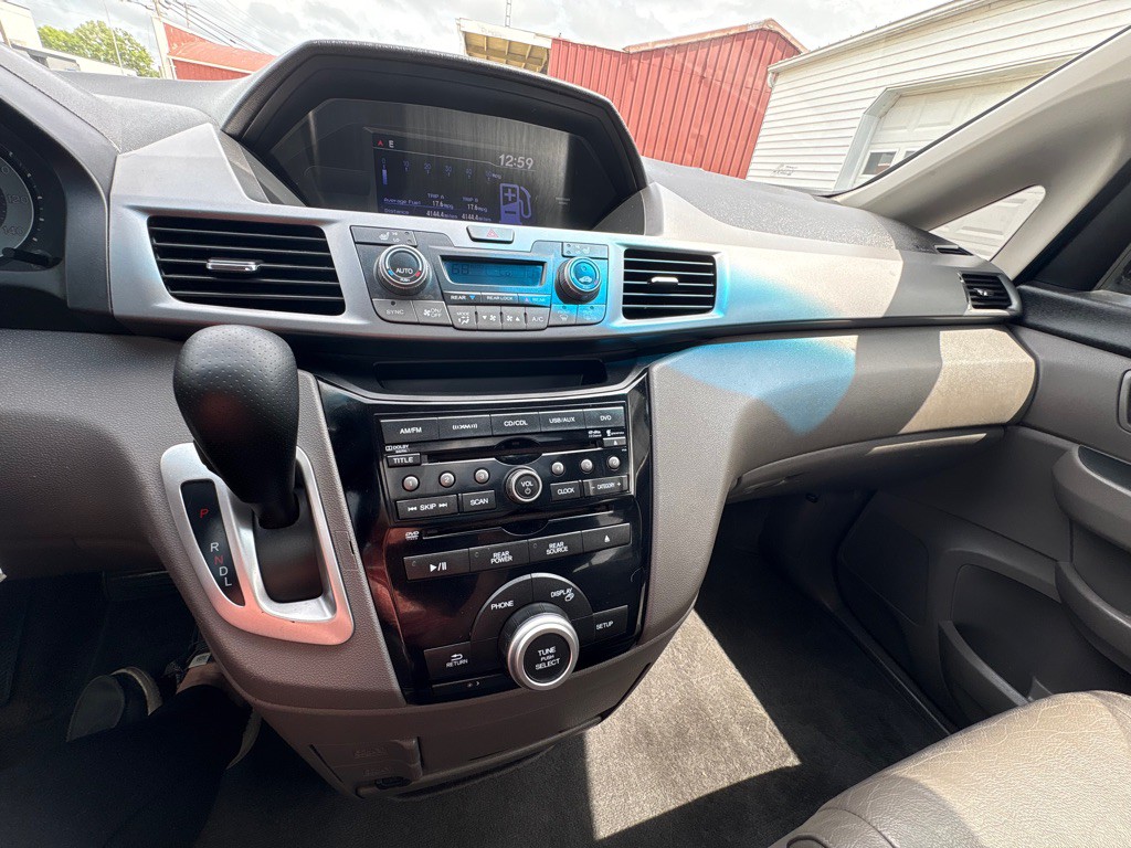 2011 Honda Odyssey Image 21